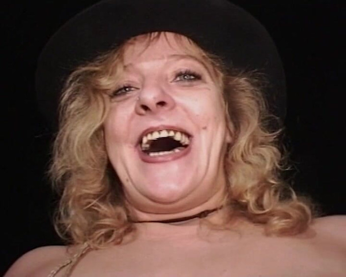 BB Video - Vintage Story: ドイツのMILFアマチュアソロ女性の毛深いブロンドおもちゃ