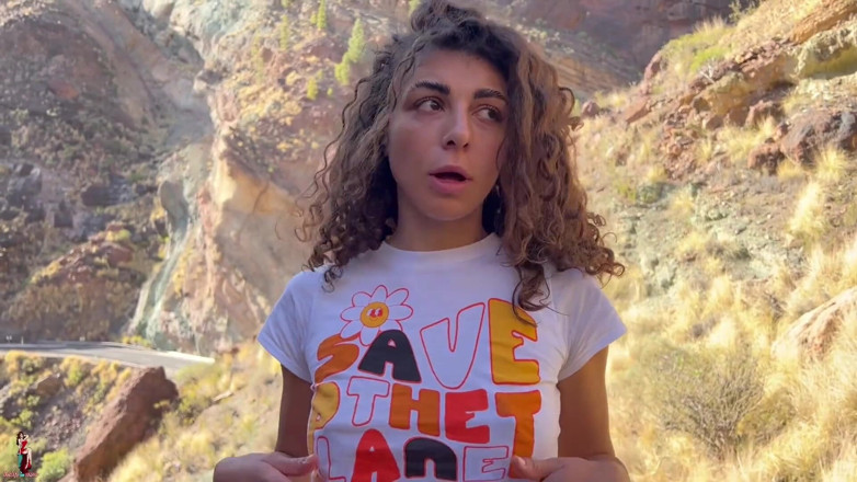 LadyAna: Mijn vriendin krijgt een grote pik in de Canyon