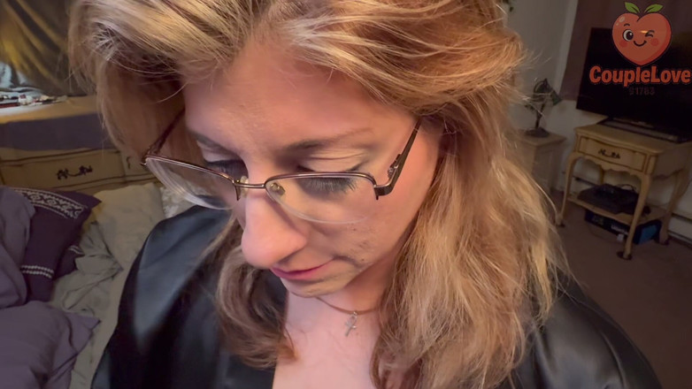 CoupleLove91783: Ibu tiri Bercurang - Blowjob Bribe