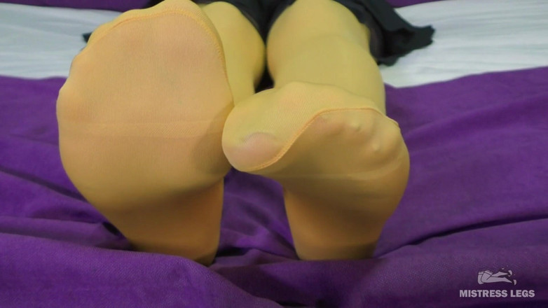 Mistress Legs: Mistress feet tease in yellow nylons