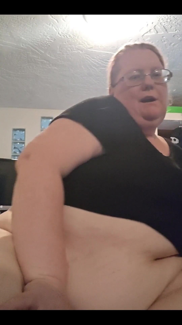 Misssunshinevip: I'm horny and I know you want to watch