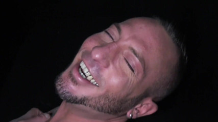 Gaybareback: Une salope se fait baiser sans capote par le haut...
