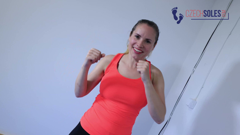 Czech Soles - foot fetish content: POV zápas v tělocvičně pod bosou nohou - vždy zvítězí