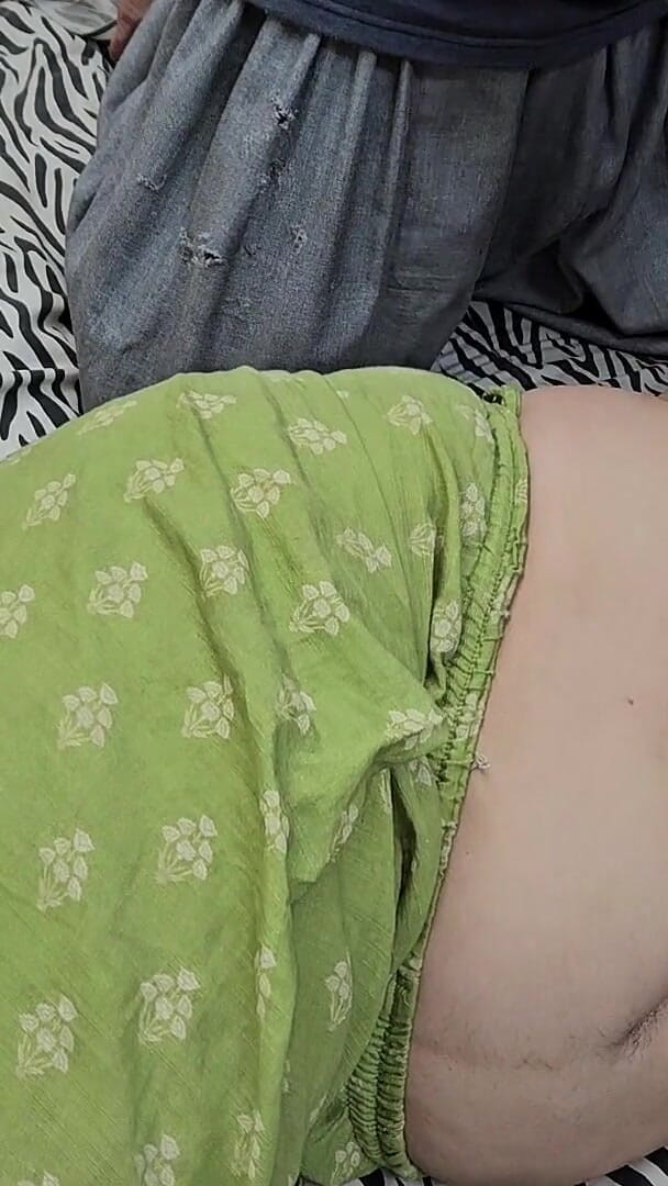 Smooth Aunty's Big Boobs Amateur Massage with Hindi Talking