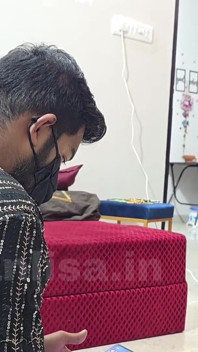 Abang tiri Minta Tengok Susu adik tiri