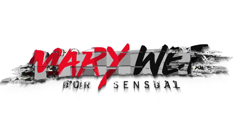 Mary Wet: 오르가즘에 손가락으로 복종하는 보지.