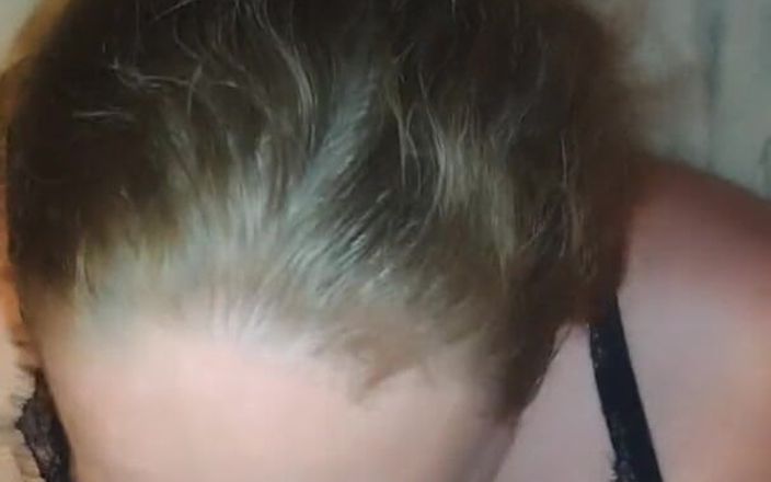 Nickyloves: Sum Head दे रही है