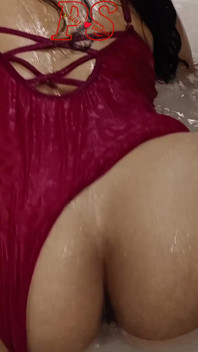 Sexy video ve vaně indické Desi Bhabhi