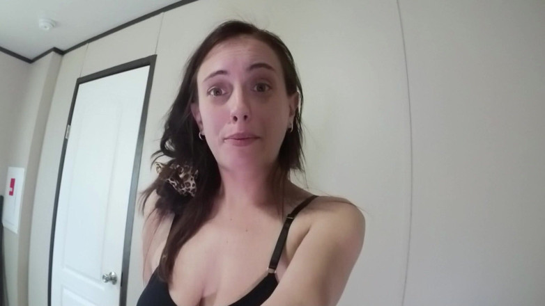 Flawless Melissa: Nackte Riesin Fängt Kleinen Mann Ein Und Lässt Ihn Ihr...