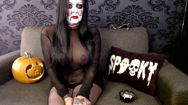Abby Anna: Jigsaw halloweenská kuřačka