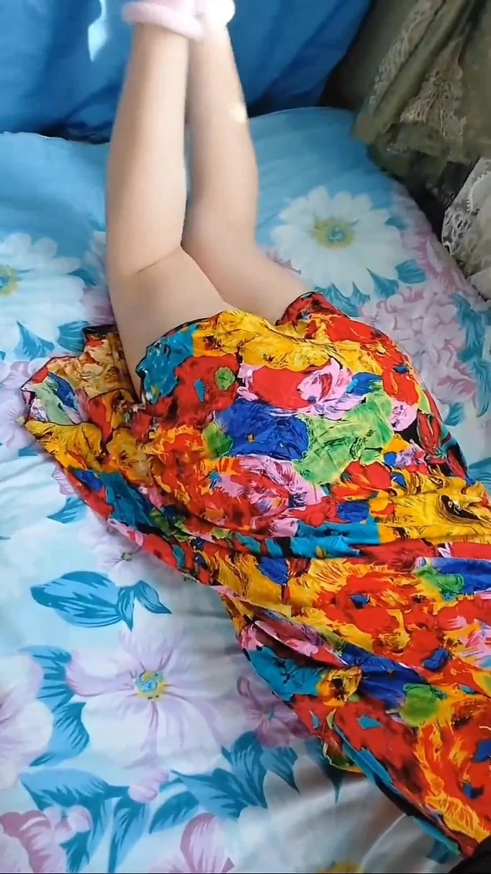 Kitty_Cross: Twerking 大白屁股变装者娘娘腔业余同性恋