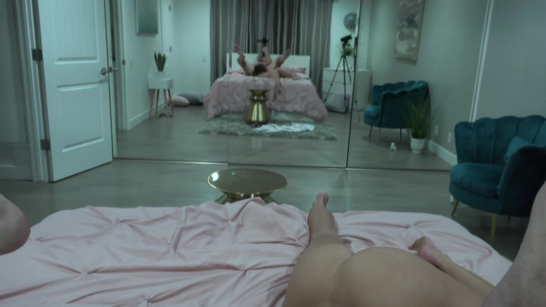 The Keiran Lee: Megan Rain yüze boşalmak için yarak emmeyi ve ayakları yalamayı...