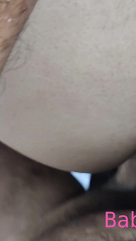 Dívka má zájem o anální sex se svou kamarádkou