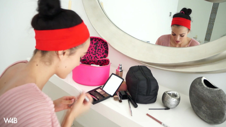 Watch4beauty: Greek Moments with Sapphira