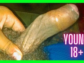 Amateur 18 years big dick young: Masturbando meu pau peludo latejante