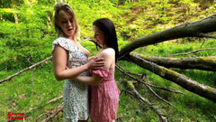 Emma Secret: Wtf - sex în trei sexy în aer liber