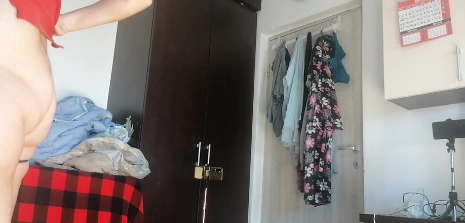 Mirsur: Istri amatir menari telanjang di rumah. Wanita amatir bersenang-senang mencoba...