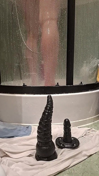 Myje Swoje Dildo I Siebie Oh Bardzo Dokladnie