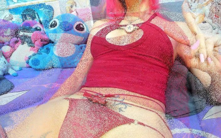 Ariana Unicorn: Chemise rouge et éjaculation bien