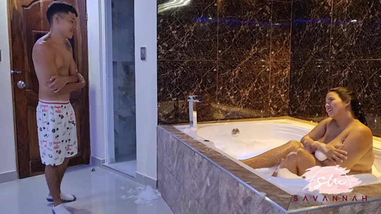 Savannah Watson: Par som har sex i jacuzzin i föräldrarnas sovrum - Savannah...