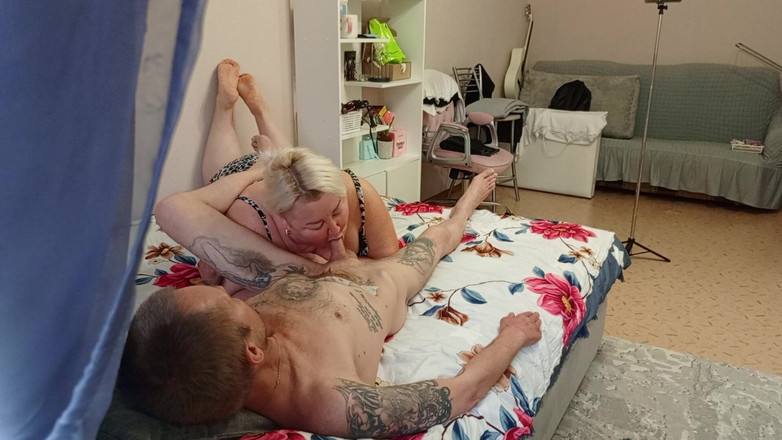 Zona901: Adoro venire nella gola profonda del mio vicino con sperma...