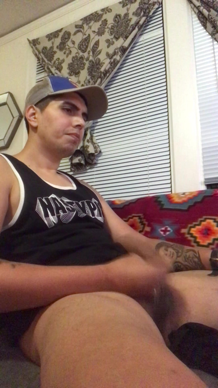 Andy snickerz: Solo quente gay twink em black tank ejaculação