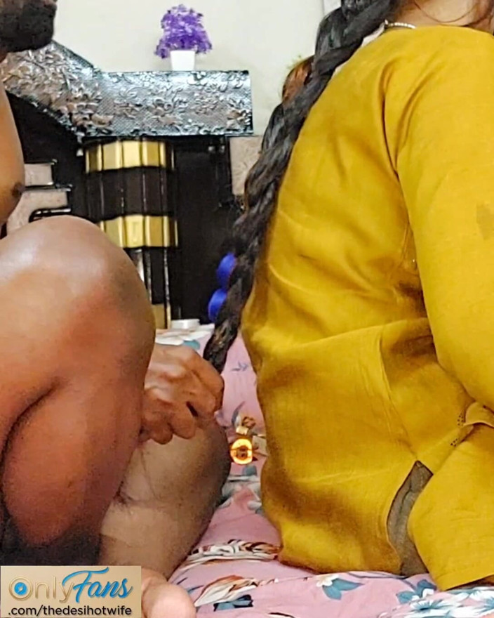 Sissy and hotwife: 그녀의 여주인을 섬기는 집에서 시시 노예