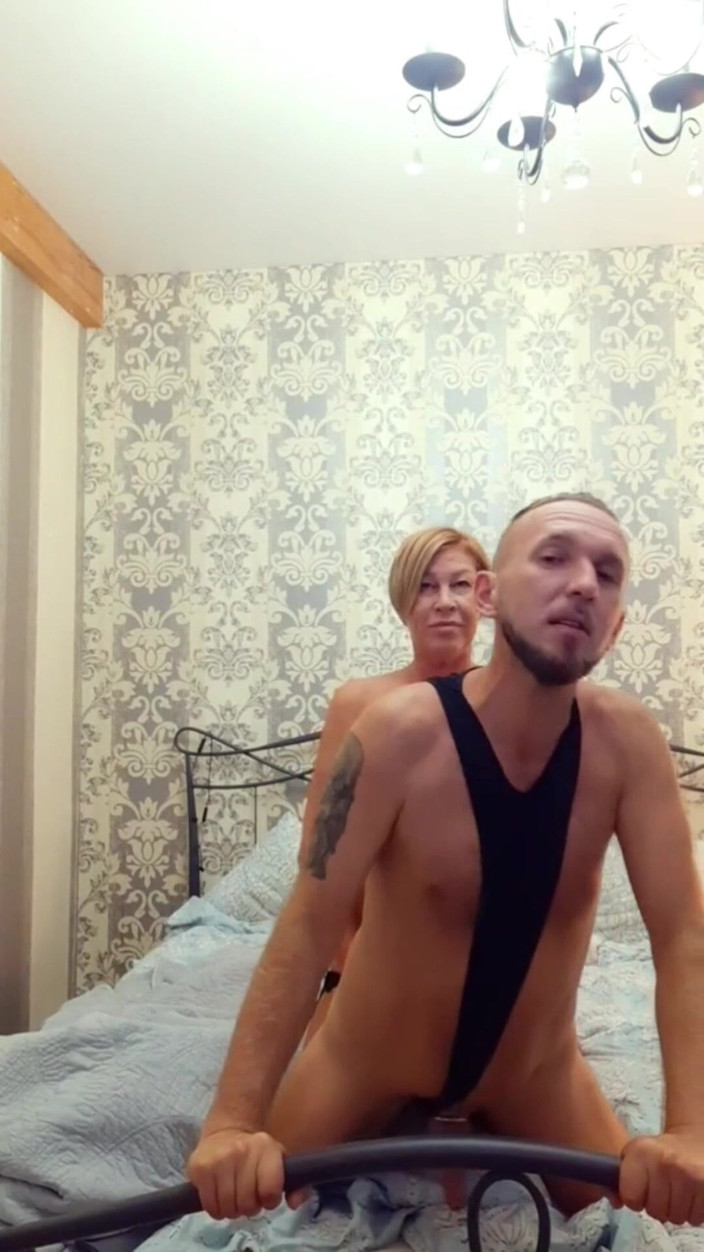 Crazyfamily 1970: Madrasta me fode todos os dias