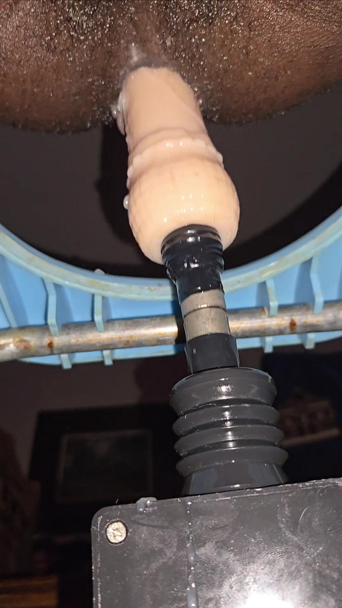 Stretch my hole and feed me cum: Buco bagnato gocciolante che squirta