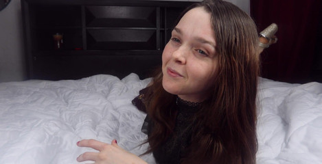 Renee Sakuya: Picioare împuțite în sandale / tocuri