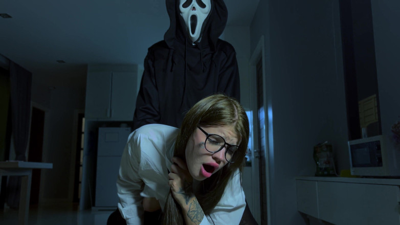 SkinLovers: Жесткий с криком. Порно пародия фильма крик Хэллоуин
