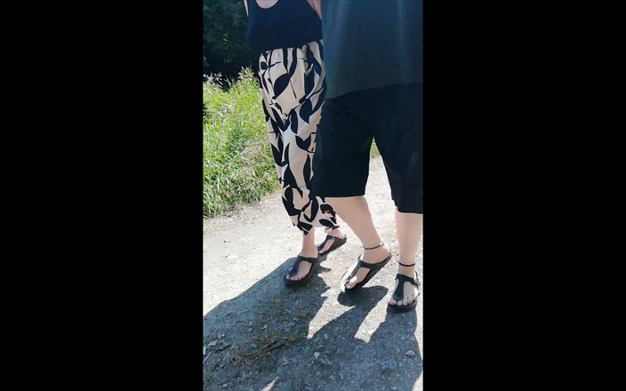 Goldschatz59: Procházka s Nylonjunge v Birkenstocks