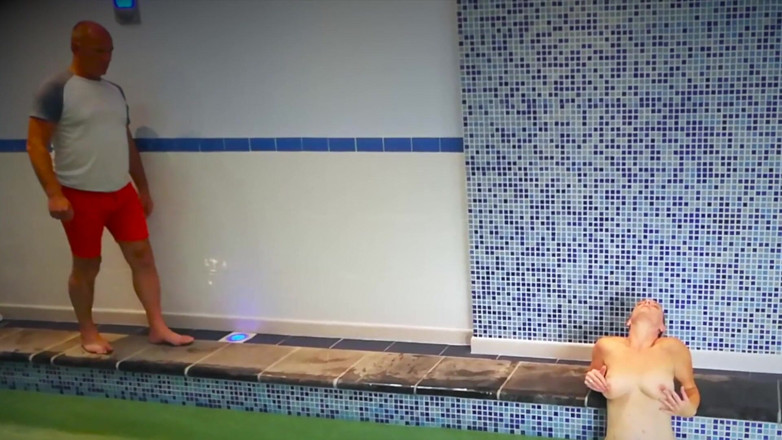 Kylie Britain Adventures: Festa in piscina con Kylie