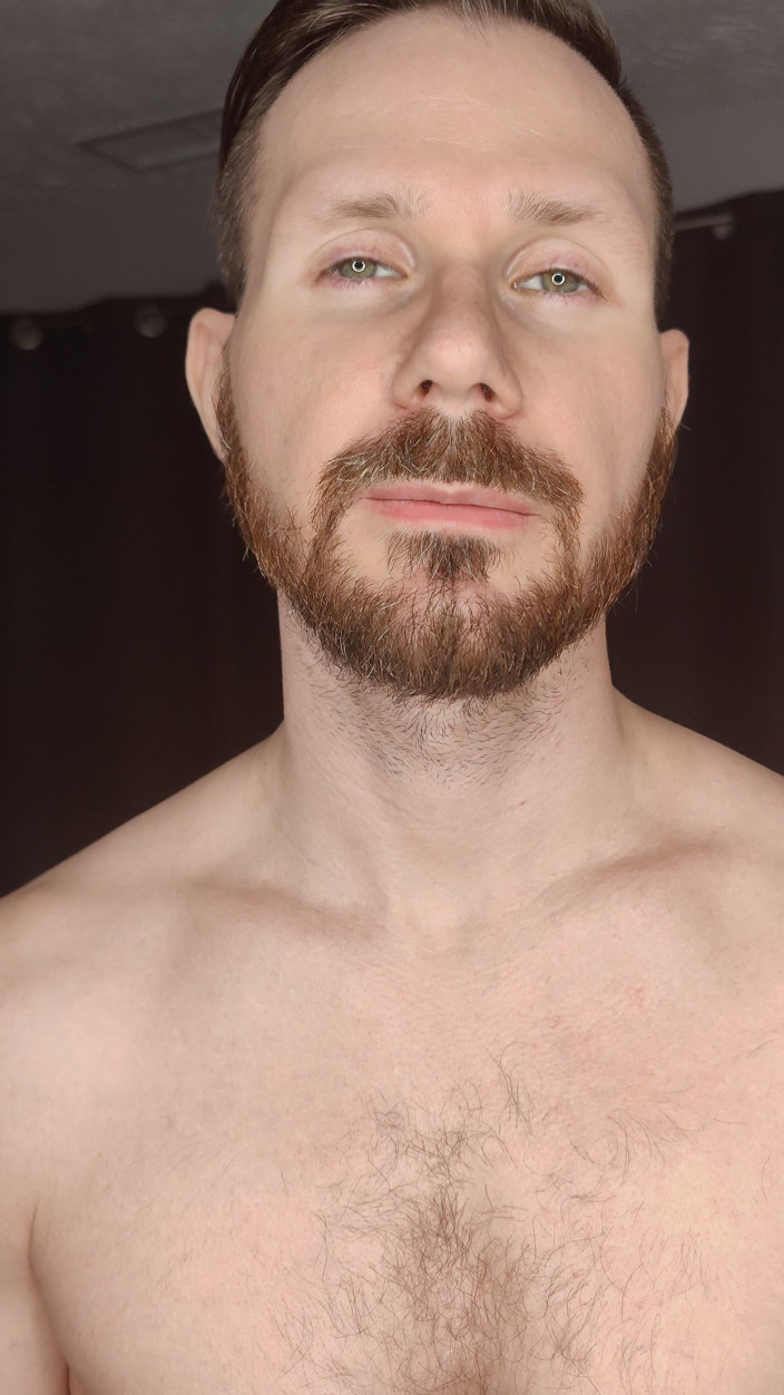 Albino Adonis: Bun venit