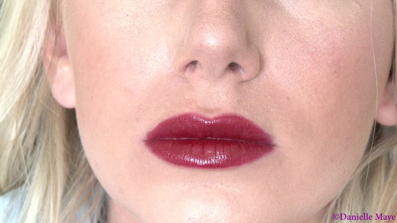 Danielle Maye: Lippenstift Yawn