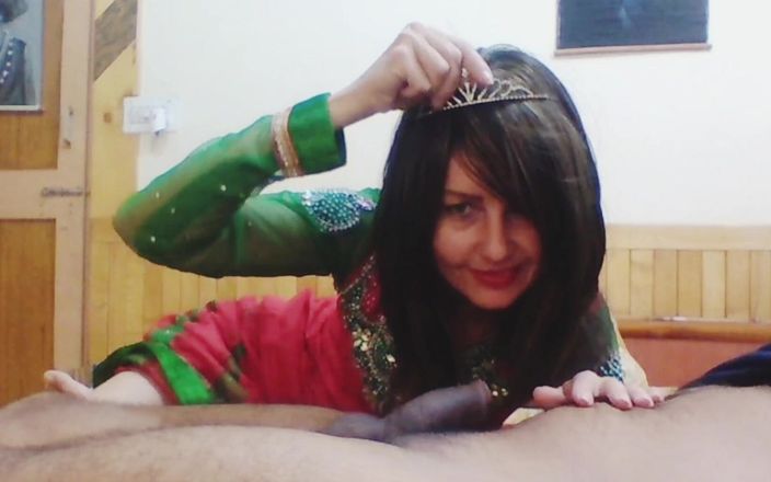 Bolly Karma: Une salope mariée et son ami dans un sexe torride