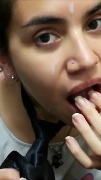 Cum tragar cumpilation 1