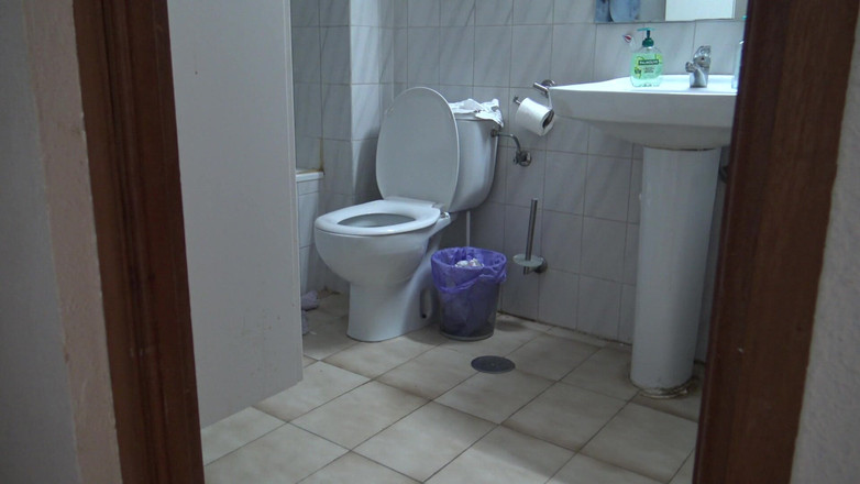 Souzan Halabi: Muslimská žena přistihla, jak vytáhnu svého velkého černého ptáka pro svého tureckého...