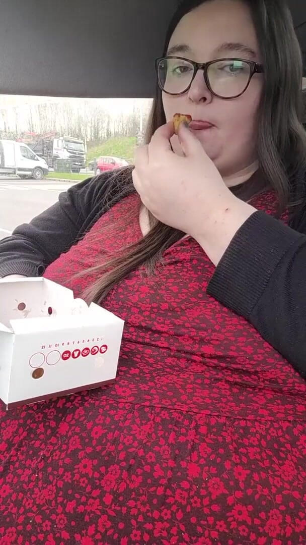 SSBBWLadyBrads: Ladybrads Vs Burger King