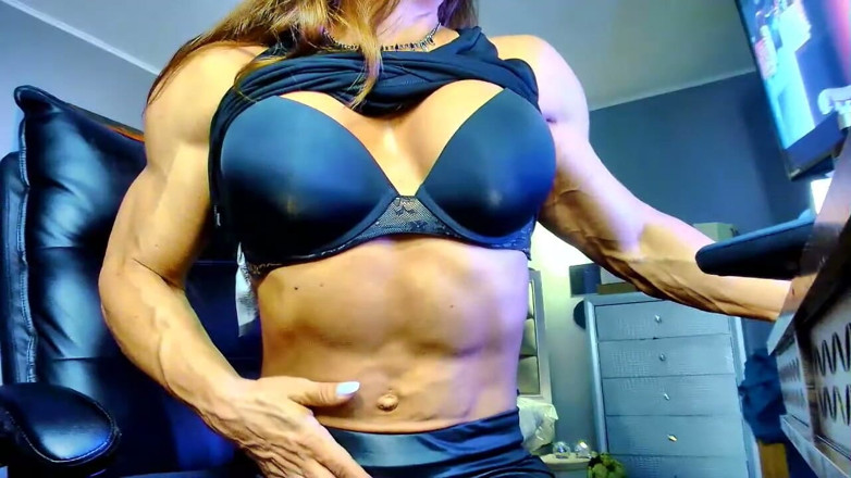 Alesyamuscledoll: Leather on Muscles That Are Popping and Bouncing