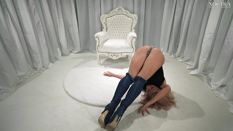 Eva Rymmar: Blue Jean Bends