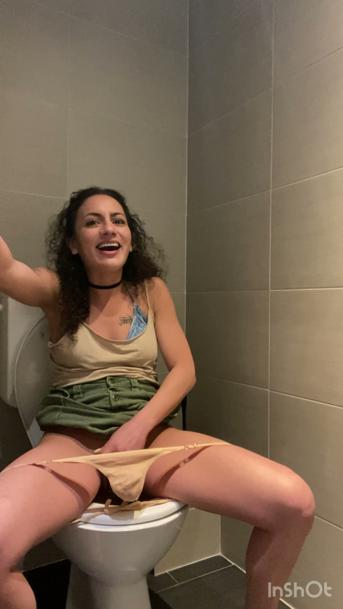 Yellow Juice: So Much for a Short Piss Break - Squirting Instruction on...