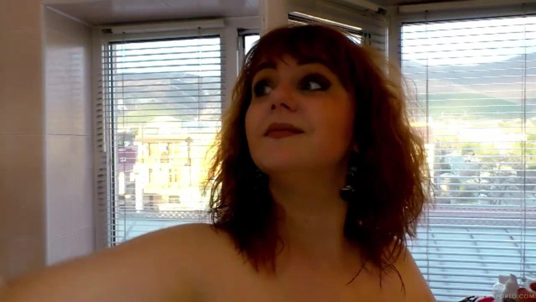 Katrin Porto: BBW fucking to facial in the bathroom