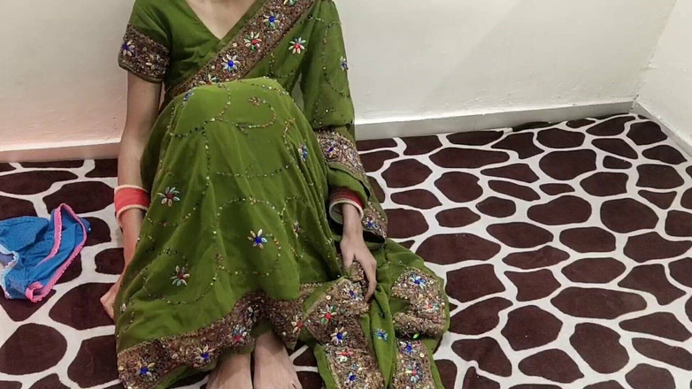 Saarabhabhi6: Nechoďte dnes do kanceláře, mám náladu šukat svůj zadek proti zdi...