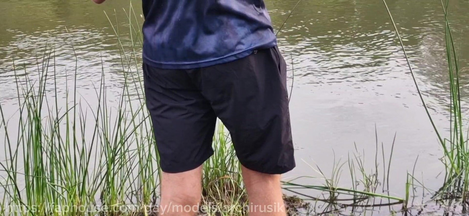 ArchiRusik: Eu comi Elf Sissy, um femboy que estava pescando, prendi-o...