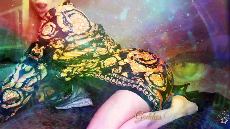 Goddess Misha Goldy: ASMR e ipnotizzante lavaggio del cervello! Ti trasformerò in schiavo...