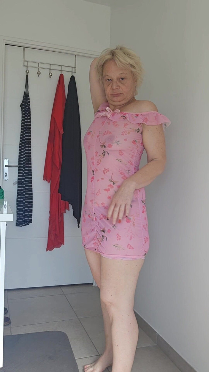 Sofy13: Hey, Olgun Orospu Senin Büyük Penisini Bekliyor.