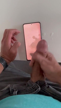 Cum on the screen of my phone cum tribute