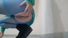 Putana dreams: Uau uau uite că iese afară fără chiloți, fund și pizdă...