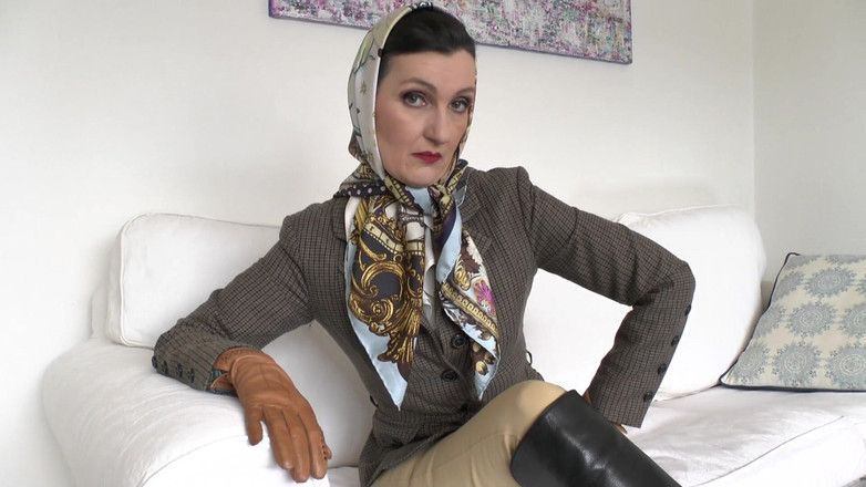 Lady Victoria Valente: Niegrzeczne codzienne zadanie dla mojej satynowej dziwki, Lady Victoria Valente